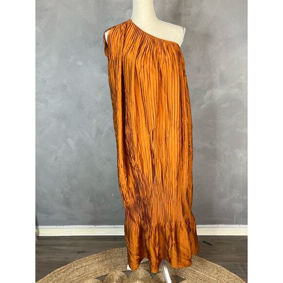 One shoulder pleaded dress - defects - Picture 9 of 16